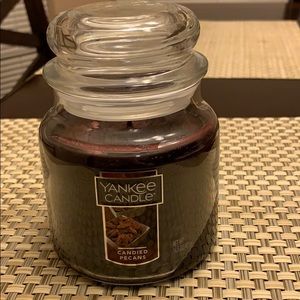 Yankee Candle. Candied pecan.